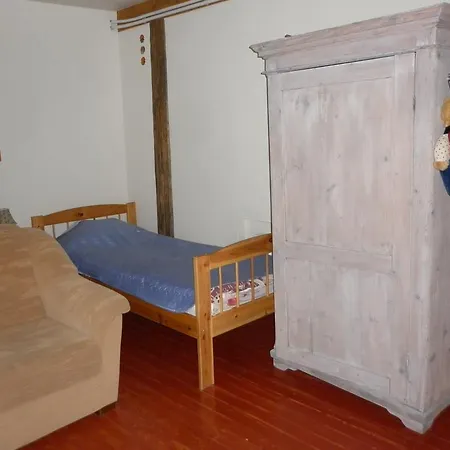 Bed and Breakfast Kuldkaru Manor Valaste