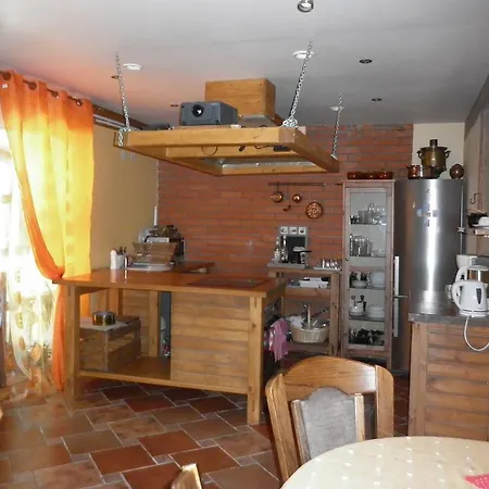 Bed and Breakfast Kuldkaru Manor Valaste