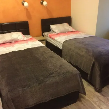 Kuldkaru Manor Bed and Breakfast Valaste